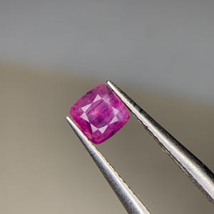 Natural No Heat Purple Kashmir Sapphire. 0.85 Ct Cushion Cut Natural Sapphire. Loose natural Purple Sapphire . Purple Sapphire.