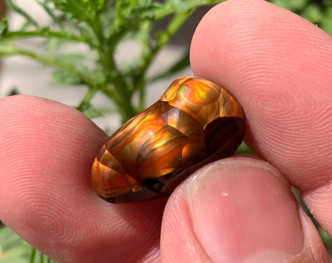 Mexican Fire Agate: A Rare Gemstone of Fiery Brilliance. 21.75 Carat Splendid Colours Of Nature. World Mpst Rare Agate . Fire Agate Ring.