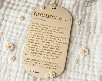 Médaillon bois personnalisé définition nounou maîtresse atsem cadeau fin d’année scolaire fleurs marguerite paquerette à suspendre