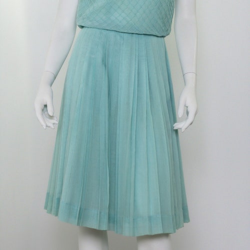Vintage 1950s Dress, Mint Green Linen Sundress shops with Lattice Smocking, Pastel Sleeveless Mod Day Dress with Pleated Skirt and Button Up Back