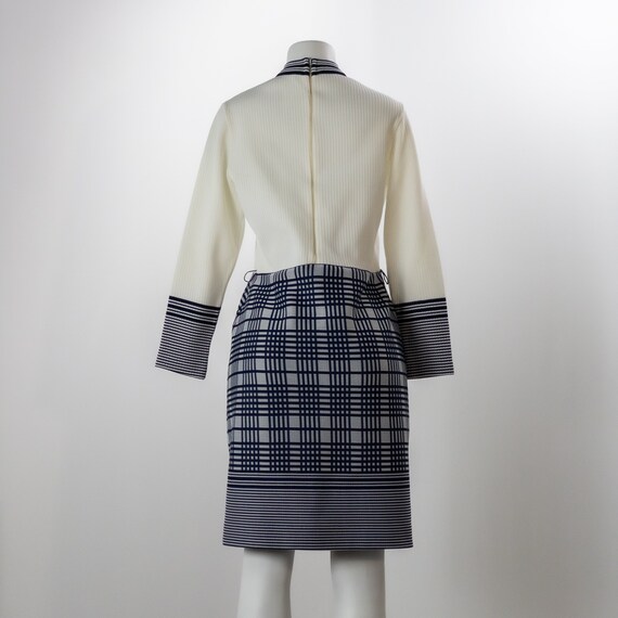 Vintage 1960s Knit Dress, Blue and White Plaid Mo… - image 7