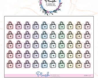 Puede incluir: Una hoja de 48 pegatinas de bolsas de la compra de color pastel con un detalle de corazón. Las pegatinas están dispuestas en 6 filas de 8. El texto "Plush Planning" aparece en la parte superior e inferior de la hoja. El texto "PPM-12" aparece en la esquina inferior derecha.
