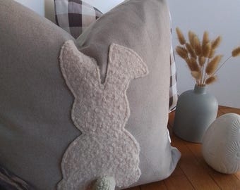 Funda de almohada de conejito / Cojín decorativo de Pascua / Almohada de primavera / Almohada de conejito con apliques / Almohada de conejito linda / Decoración de primavera /