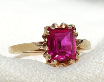 Estate Vintage 10K Gold Synthetic Ruby Ring, Vintage Jewelry, Ring Size 9