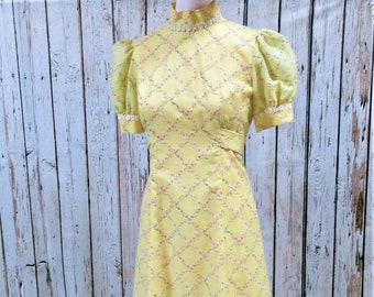 yellow sheath dress with sleeves