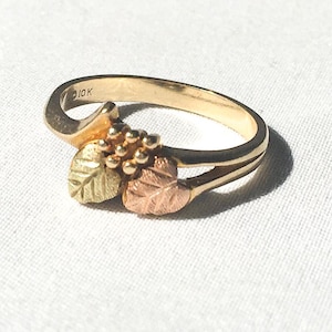 Vintage Landstrom&#39;s 10K Black Hills Gold Two Leaf Grape Ring, Sz. 6.5, Vintage Black Hills Jewelry