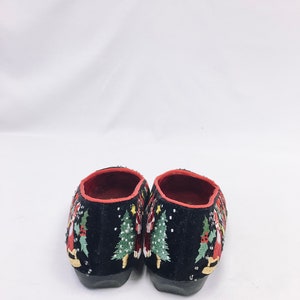 Vintage 1990s Frankie and Baby Beverly Feldman Christmas Embroidered Loafers, Sz. 6.5 image 5