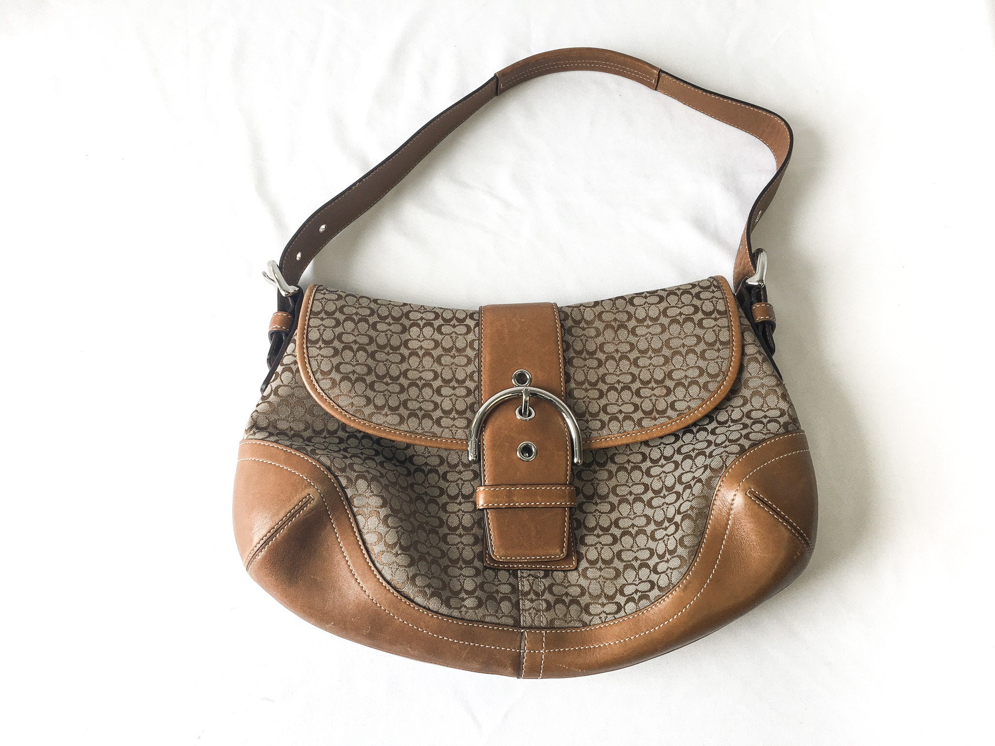 Vintage 00's COACH Brown and Beige Canvas Signature Soho Vintage 00's COACH Brown and Beige Canvas Signature Soho
