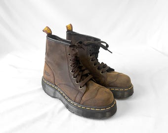 Vintage Dr. Martens 8542 Brown Leather Chunky Platform Boots  display picture 1
