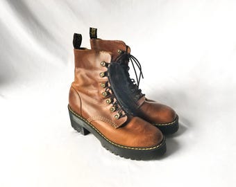 Vintage Dr. Martens 8542 Brown Leather Chunky Platform Boots  display picture 3