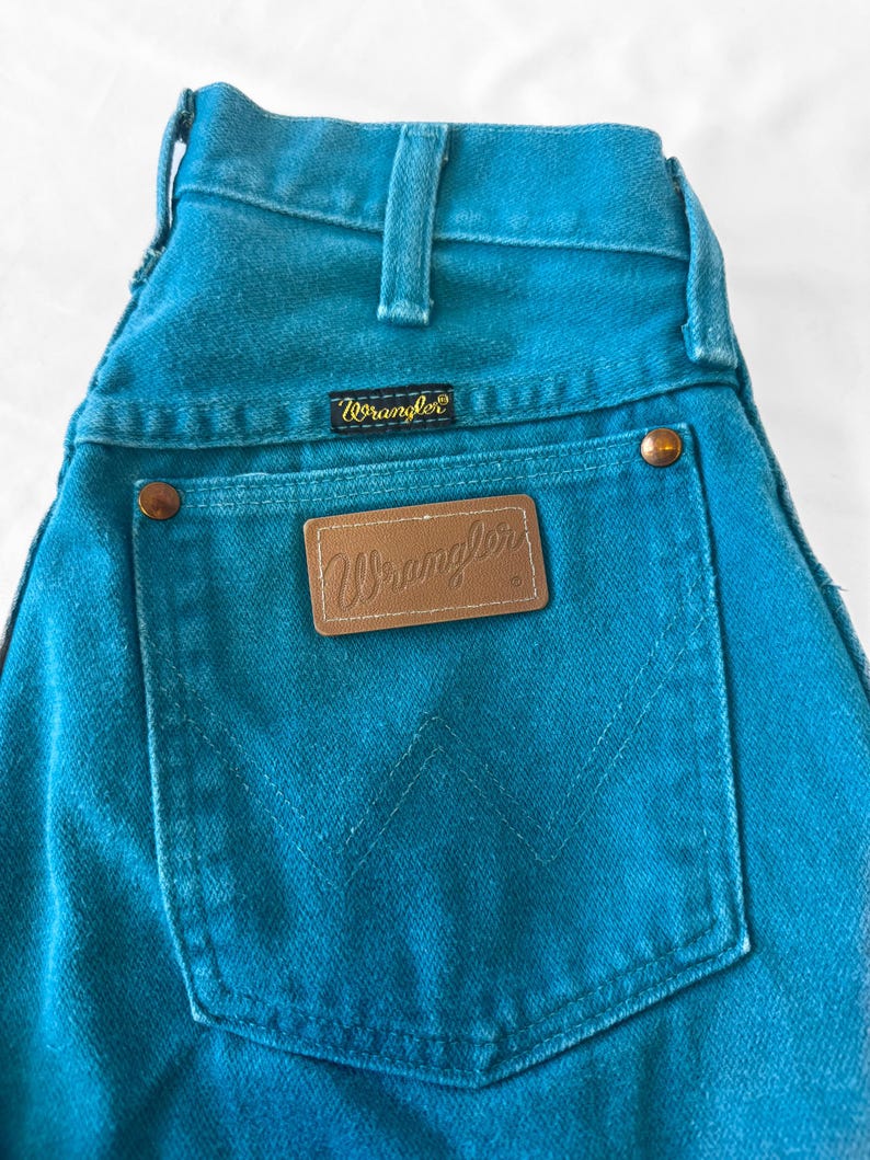 Vintage Wrangler Teal Blue Tapered Leg Jeans, Sz. 26" x 33", Unique Statement Western Festival Jeans image 6