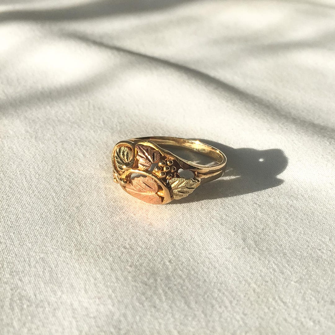 Vintage 10K Landstrom's Black Hills Gold Large Cluster Leaf Ring