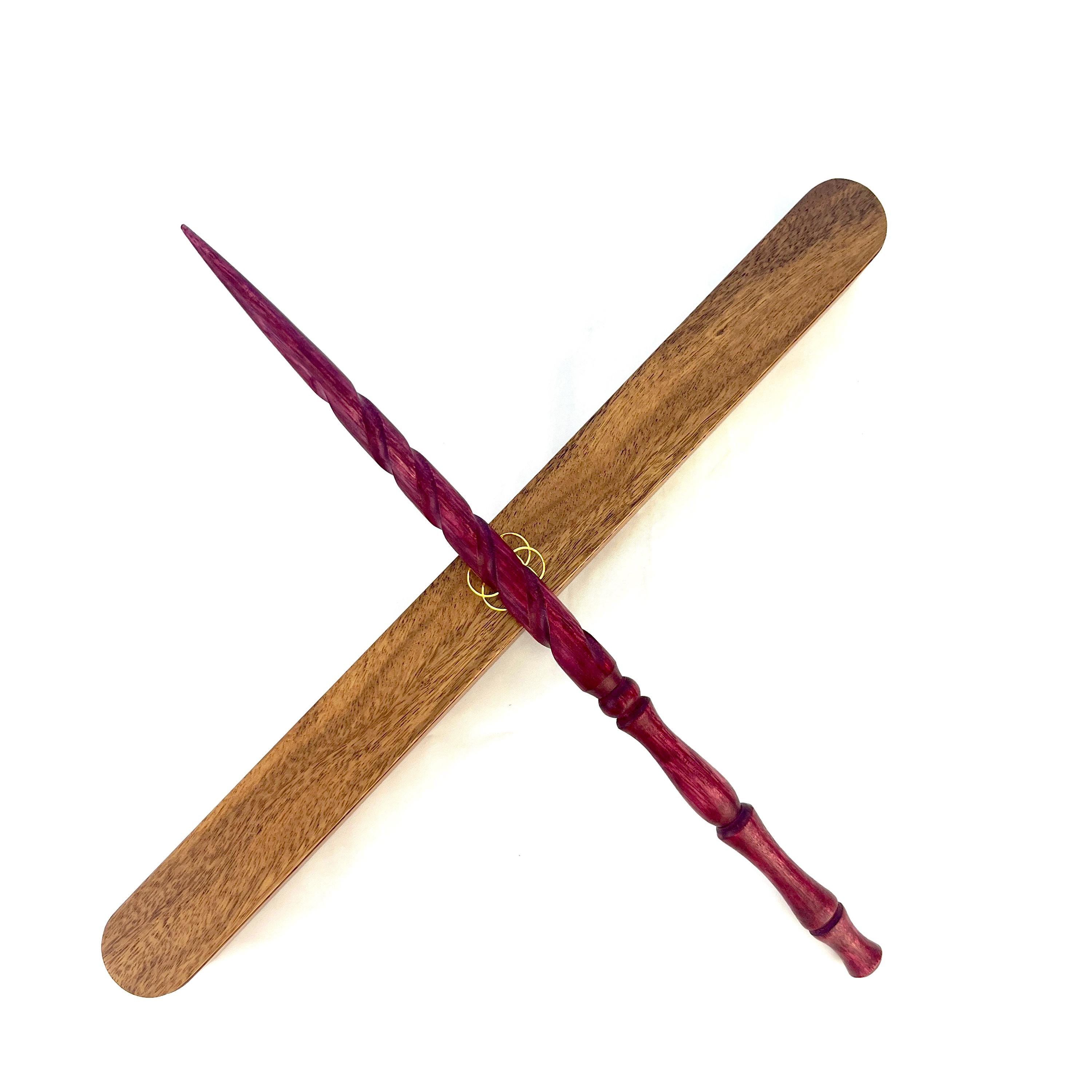 Witch and Wizard Wand in Real Wooden Display Box - Will O'Wisp's Wand Emporium - Certificate of Authenticity (The Ritualist)