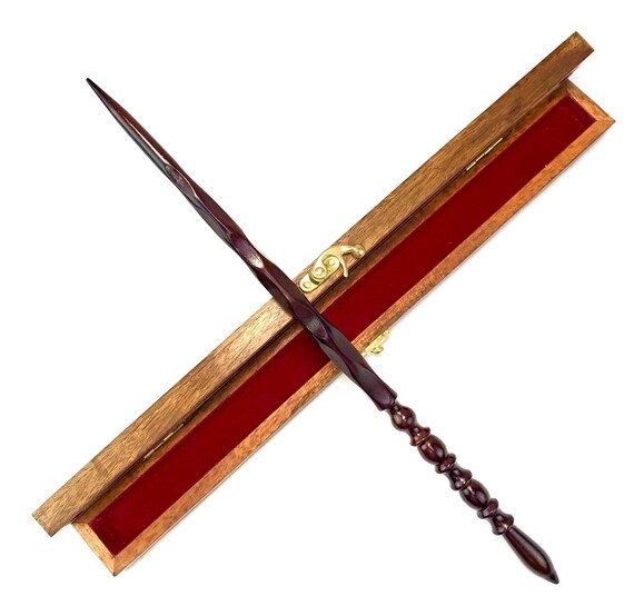 Witch and Wizard Wand in Real Wooden Display Box - Will O'Wisp's Wand Emporium - Certificate of Authenticity (The Cosmos)