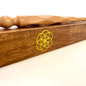Witch and Wizard Wand in Real Wooden Display Box - Will O'Wisp's Wand Emporium - Certificate of Authenticity (The Adept) image 2