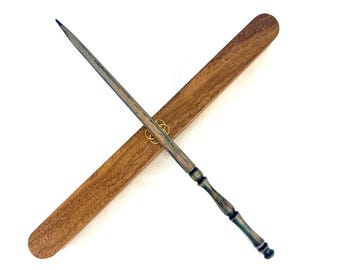 Witch and Wizard Wand in Real Wooden Display Box - Will O'Wisp's Wand Emporium - Certificate of Authenticity (The Ancient)