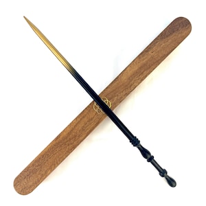 Witch and Wizard Wand in Real Wooden Display Box - Will O'Wisp's Wand Emporium - Certificate of Authenticity (The Phoenix)