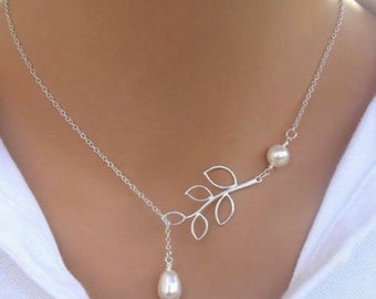 Silver Leaf Necklace, Pearl Necklace, Dainty Necklace, Bridesmaid Gift, Wedding Jewelry, Gift for her