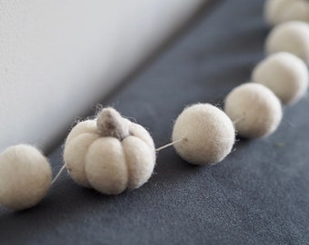 Pumpkin Felt Ball Garland | Rustic Felt Pumpkin Autumn Bunting / Fall Garland