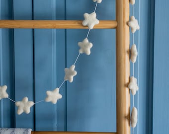 White Felt Star Winter Garland | Christmas Star Bunting | Contemporary Star Shape Garland | Fall Felt Star Garland