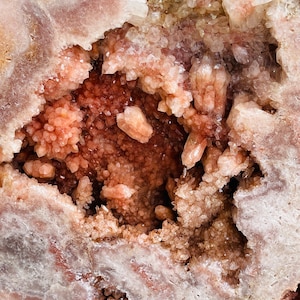 Lastra di ametista rosa, 3,8 kg di lastre di drusa di ametista rosa grezza da sogno, cristallo di ametista rosa, regalo di cristallo, arredamento per la casa Arredamento per la casa