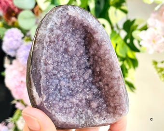 ピンク色の六角形の方解石柱を伴うアメジスト - Etsy 日本