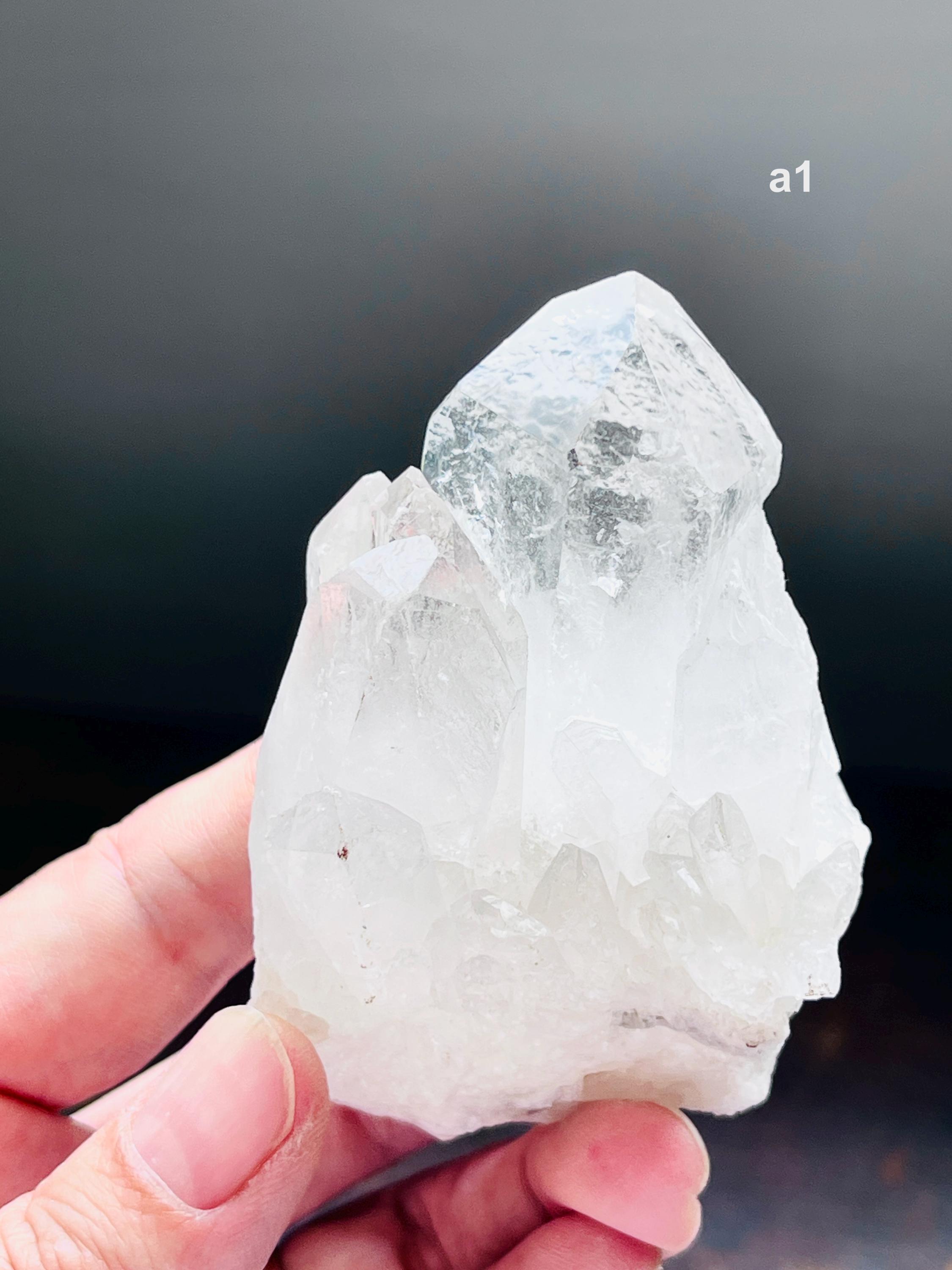 ブラジル産クリアクォーツクラスター：天然ヒーリングクリスタル形成