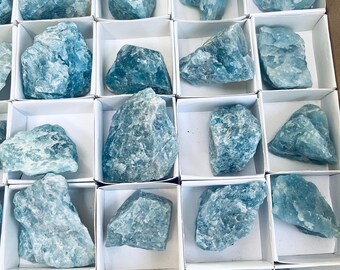 アクアマリン　結晶 160g 未加工アクアマリン：天然の青い結晶、未処理の宝石 - Etsy 日本