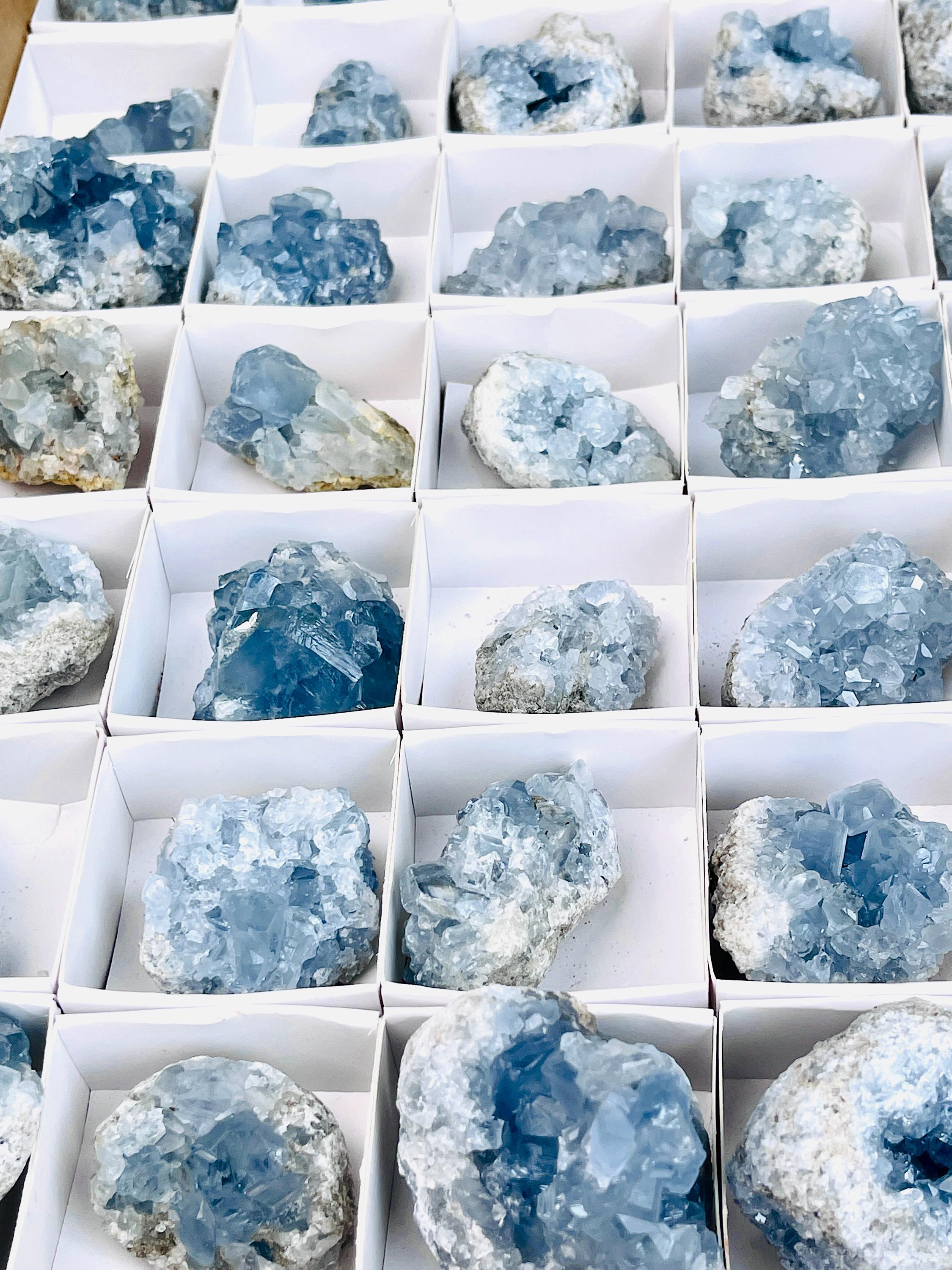 ブルーセレスタイト結晶クラスター：原石ジオード（35～55 mm） - Etsy