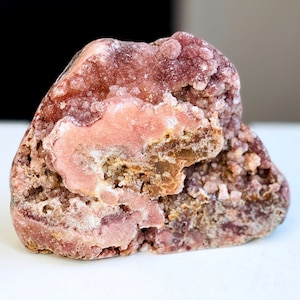 Ametista rosa, 1,55 kg di ametista rosa senza quarzo con drusa, supporto in ametista rosa, cristallo di ametista rosa, regalo di cristallo, arredamento per la casa