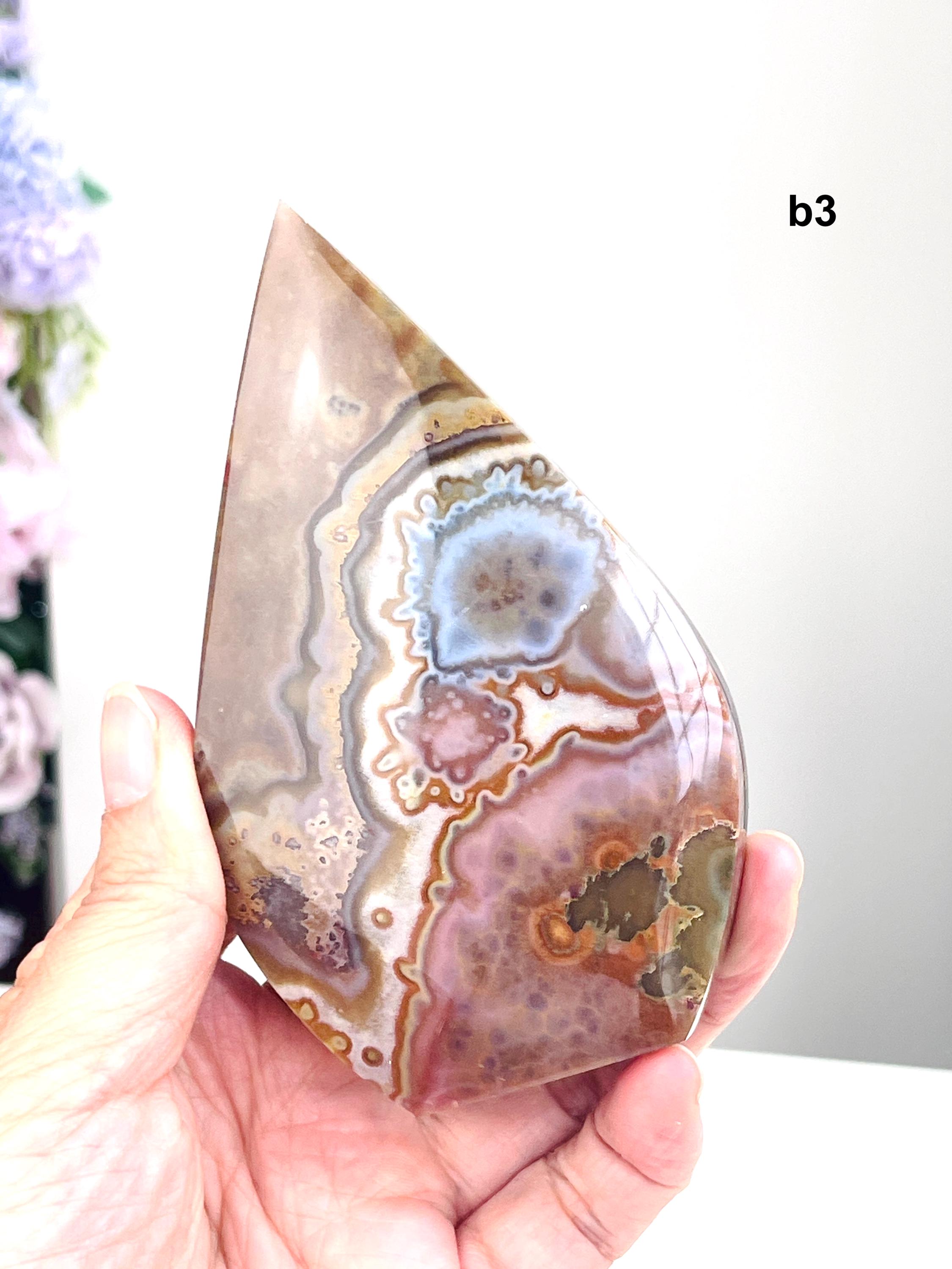 レッドレースアゲートフレーム：メキシコ産クレイジーレースクリスタル