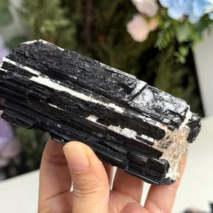 Grandi pezzi di tormalina naturale