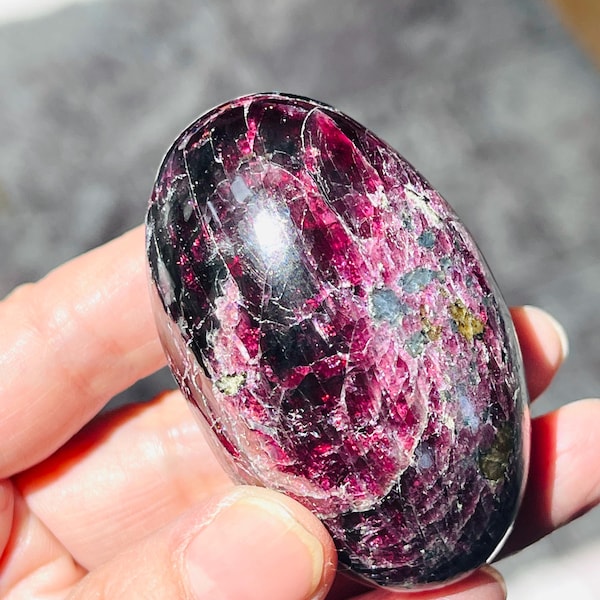 Lingam shiva grenat : cristal de guérison almandin 8