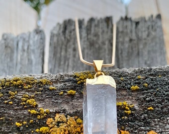 Quartz Crystal Necklace • Small Crystal Necklace • Small Quartz Necklace • Crystal Necklace • Clear Quartz • Gold Necklace • Raw Crystal •