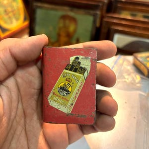 Collezione di fiammiferi in latta della società Taj Bidi (sigaretta) degli anni '20/oggetti da collezione pubblicitari d'epoca di sigarette indiane
