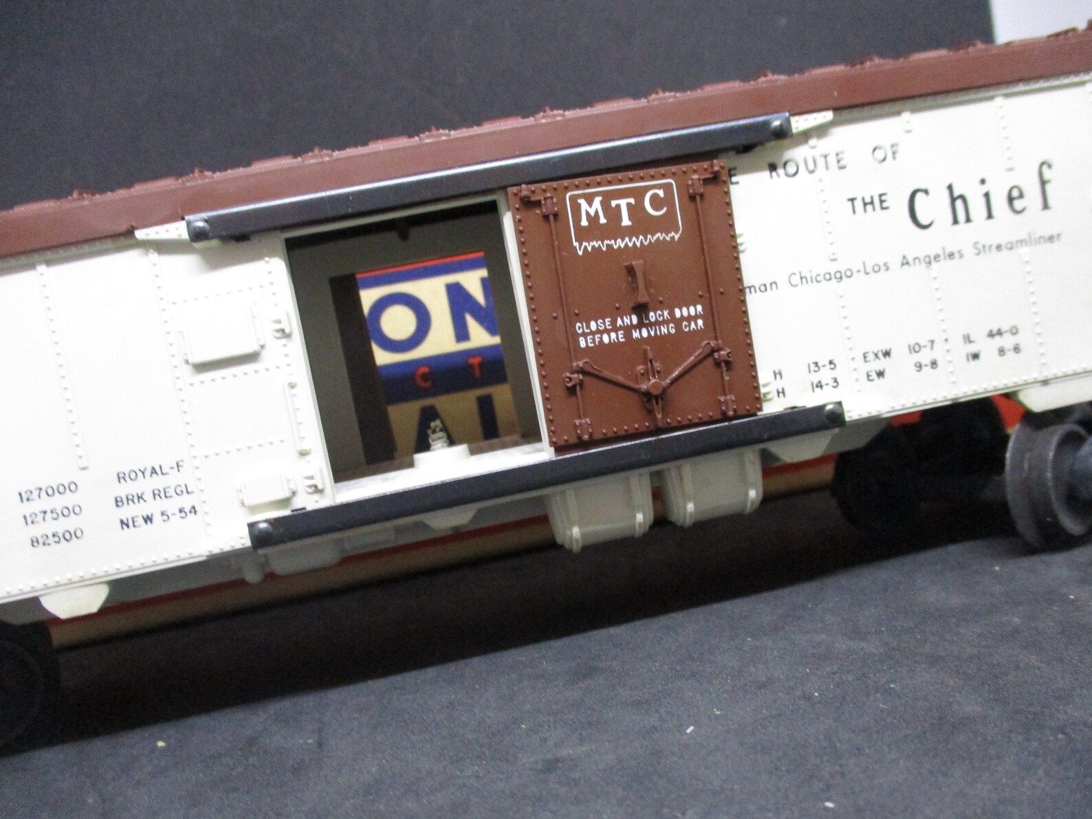 ROCO HO 4392 B, WAGON COUVERT A PORTE COULISSANTE FOURGON TYPE EUROP Uic Sncf Gs