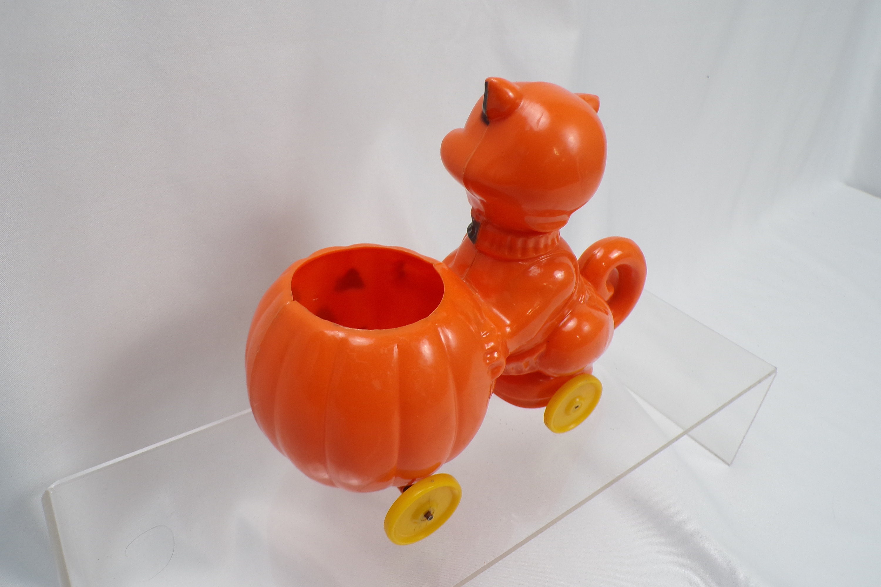 Rosbro Vintage Plastic Halloween Cat Pushing a Pumpkin Candy Dish ...