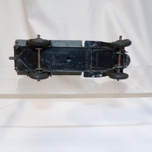Lot 21 - A DINKY 25B Covered Van trade box complete