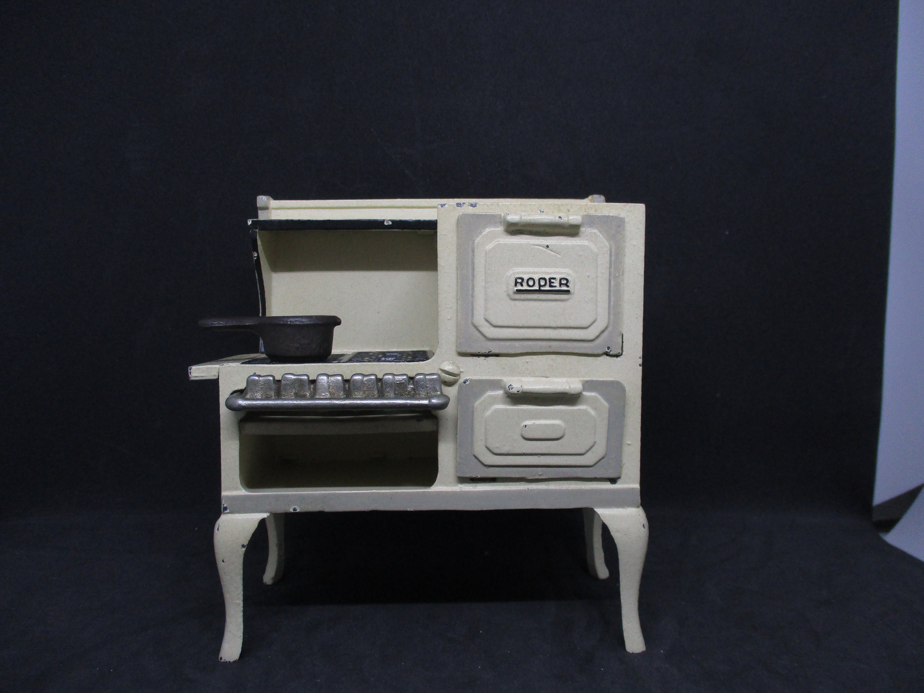 Late 20's Early 30's Monarch Electric Stove With Faux Marble Green