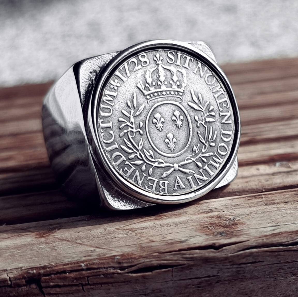 Square Signet Ring With a Shield and Olive Branches of Louis XV