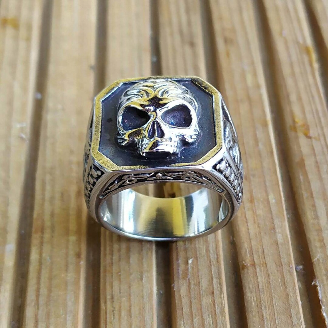 スカル　リング Totenkopf ring SS-Ehrenring - Wikipedia