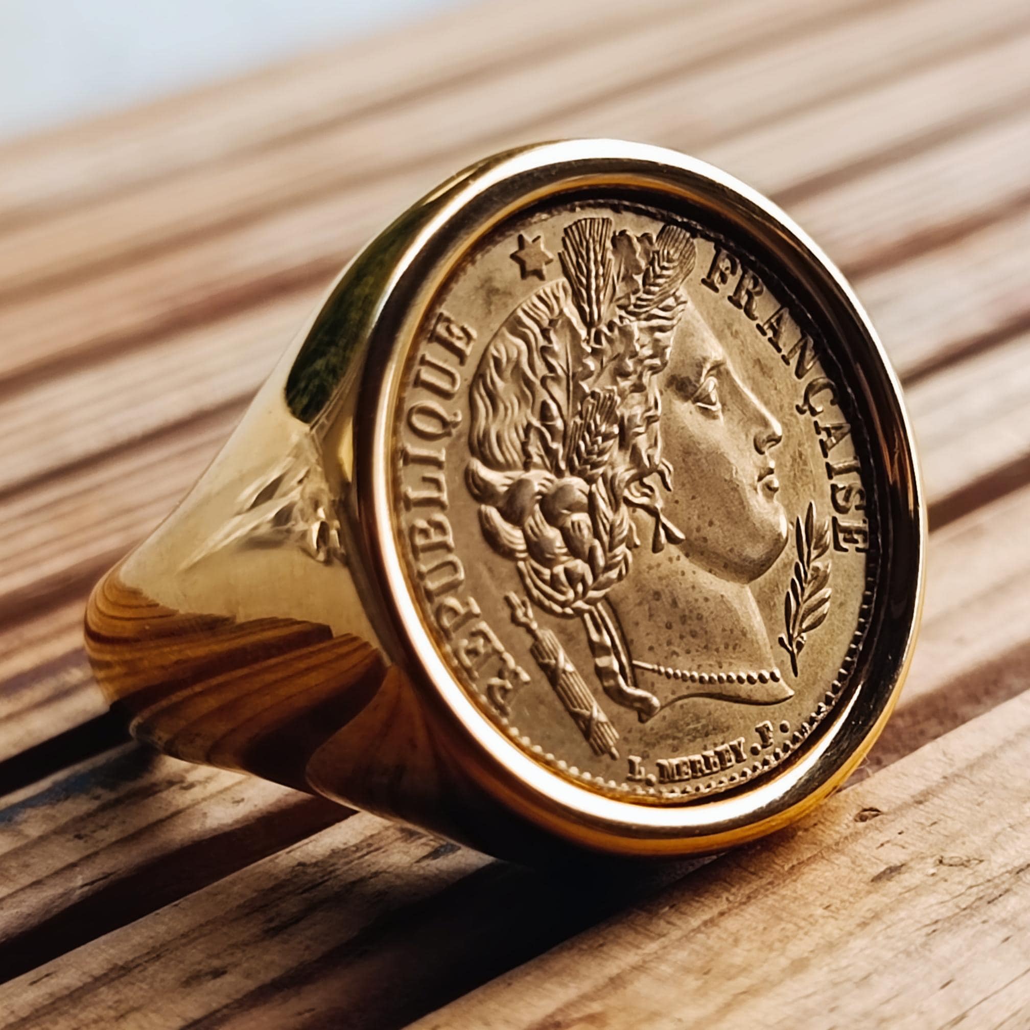 Round Signet Ring 20 Francs Ceres Stainless Steel Very Beautiful 