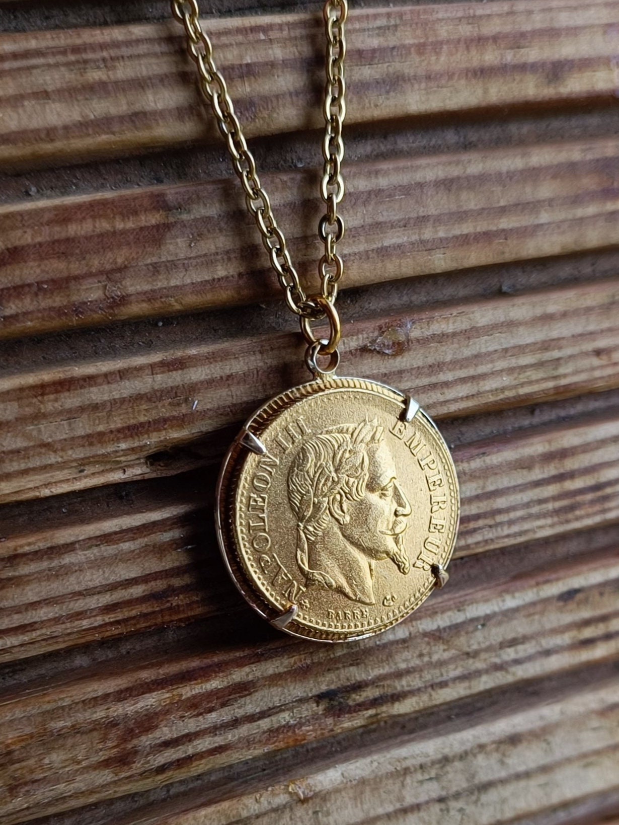 Pendentif Reproduction 10 Francs Napoléon III En Or 18k - Poids 3 à 3,2 Grammes - Occasion