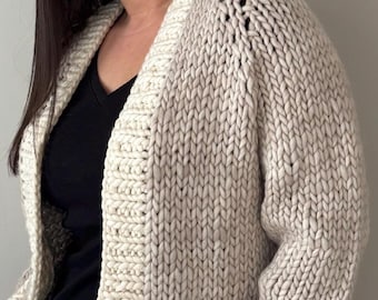 Ręcznie robiony na drutach gruby kardigan z wełny merynosów | Luksusowa dzianina wykonana ręcznie | Color Fog