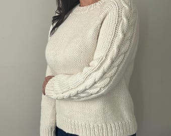 Wzór dzianiny swetra dla dorosłych Ari: masywny Malabrigo, raglan warkoczowy (wzór PDF)