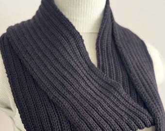 Czarny prążkowany szalik | Luksusowa dzianina | Dzianina ręczna | Wełna merynosów | Unisex