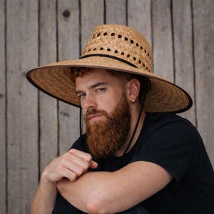 漁師/ガーデニング用ブラウンストロー通気性抜群!!調節可能なストラップ付きの帽子。太陽の下でのあらゆるアクティビティに最適。マストアイテム!!つばサイズ5.3/4インチ