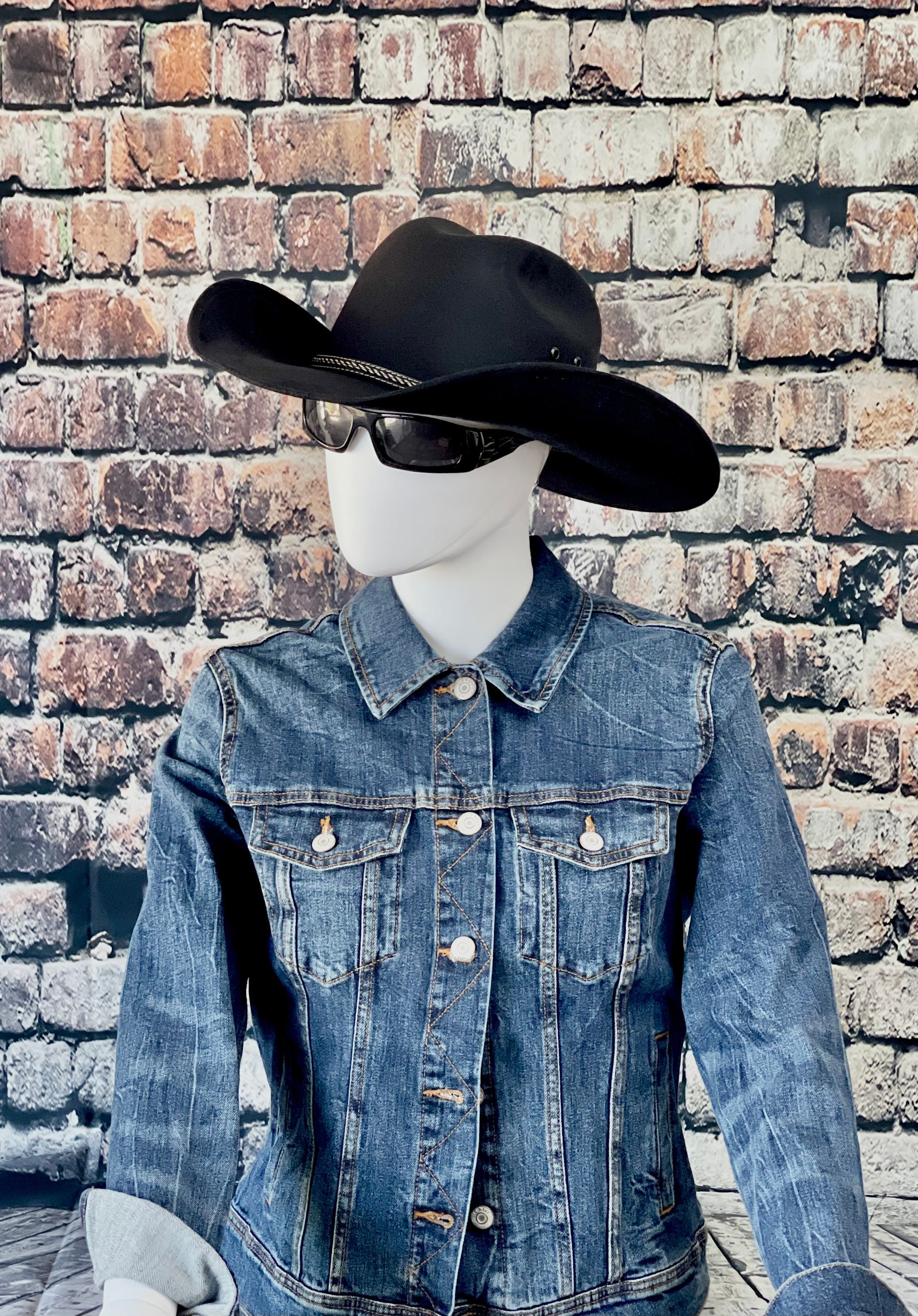 Black Felt Cowboy Hat, BEST SELLER! with an elastic sweat bandana for a comfort fit and incase a bit Big, Made in Mex. Rain Cover included!