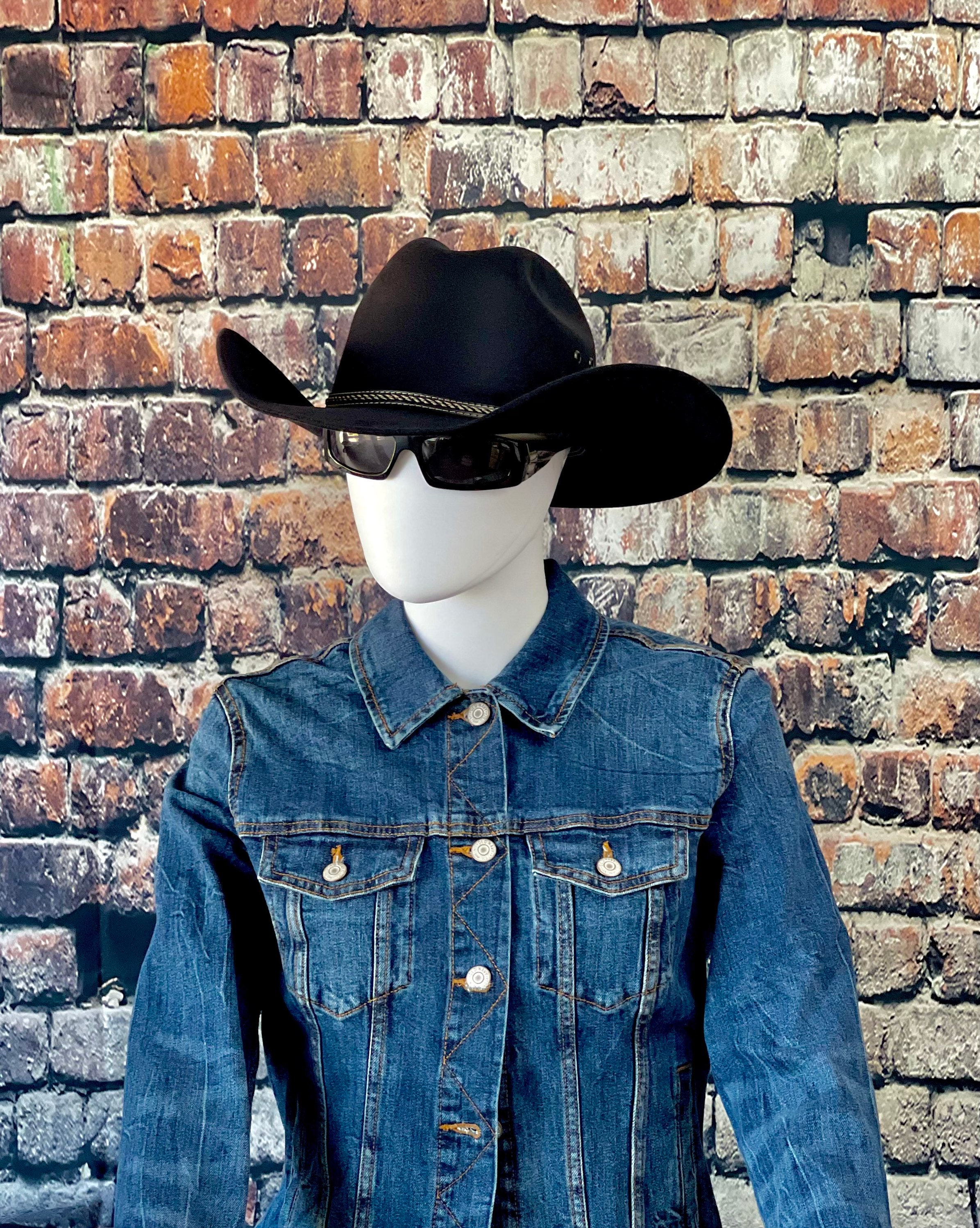 Black Felt Cowboy Hat, BEST SELLER! with an elastic sweat bandana for a comfort fit and incase a bit Big, Made in Mex. Rain Cover included!