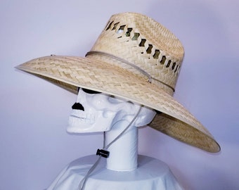 Fishermen straw hat, with adjustable strap